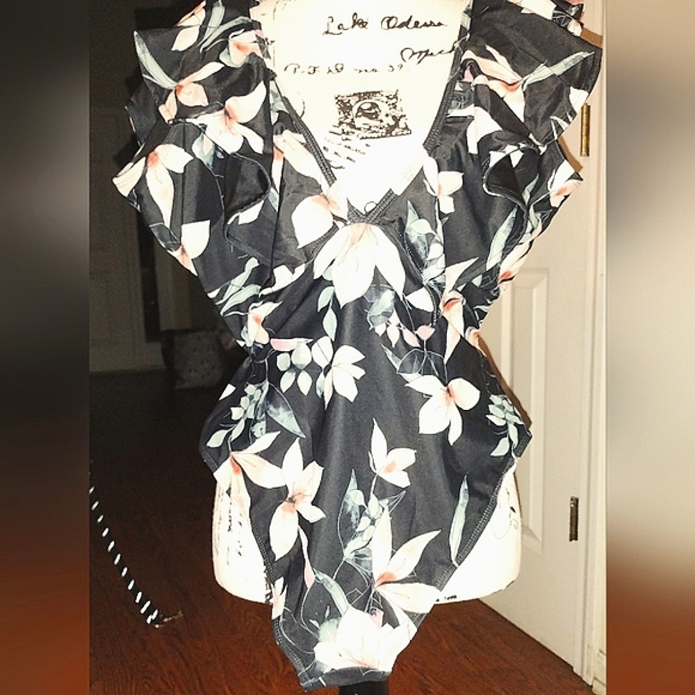 Floral Ruffle V-Neck Bathing Suit